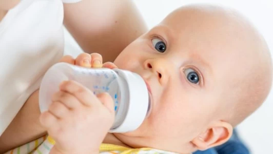 ¿De qué sirve el agua filtrada para los bebés?